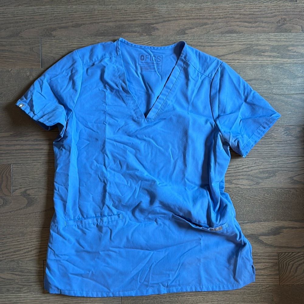 Figs scrub top